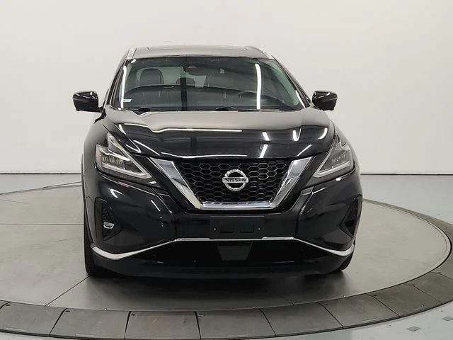 Used 2019 Black Nissan Platinum image 3