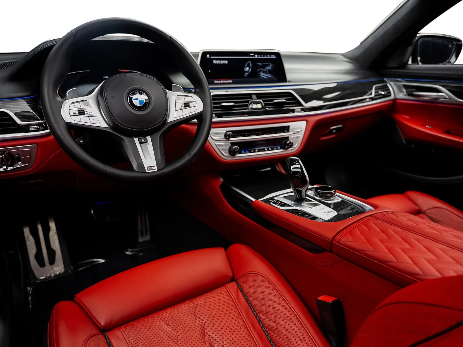 Used 2021 White BMW 750i xDrive image 41
