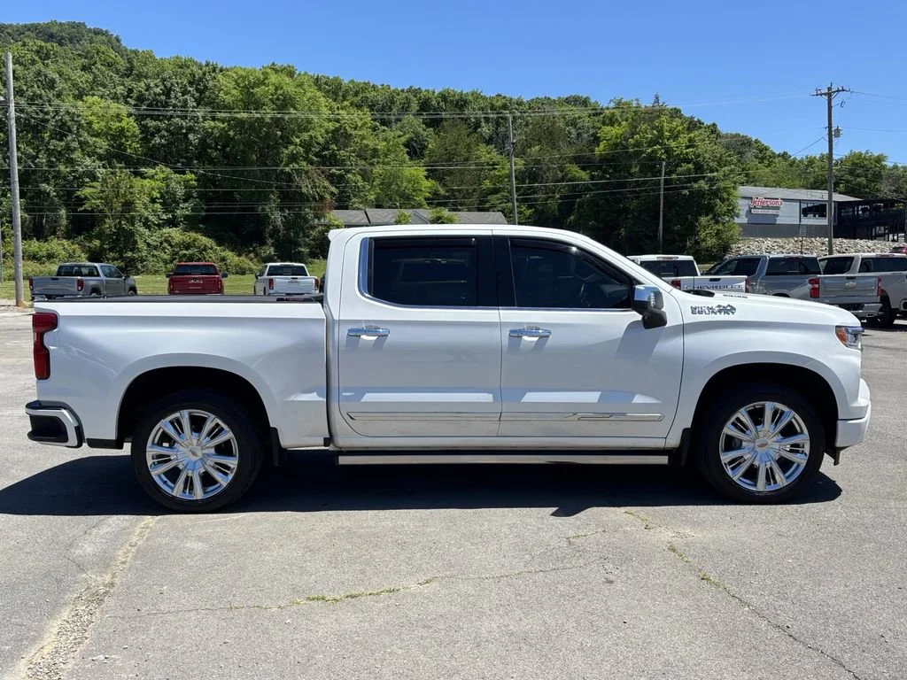 Used 2023 Iridescent Pearl Tricoat Chevrolet High Country image 6
