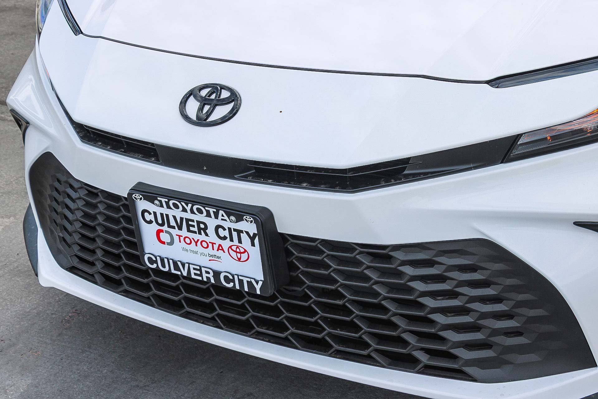 New 2026 Ice Cap Toyota  SE image 5