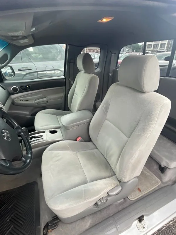 Used 2005 Silver Toyota Base image 11