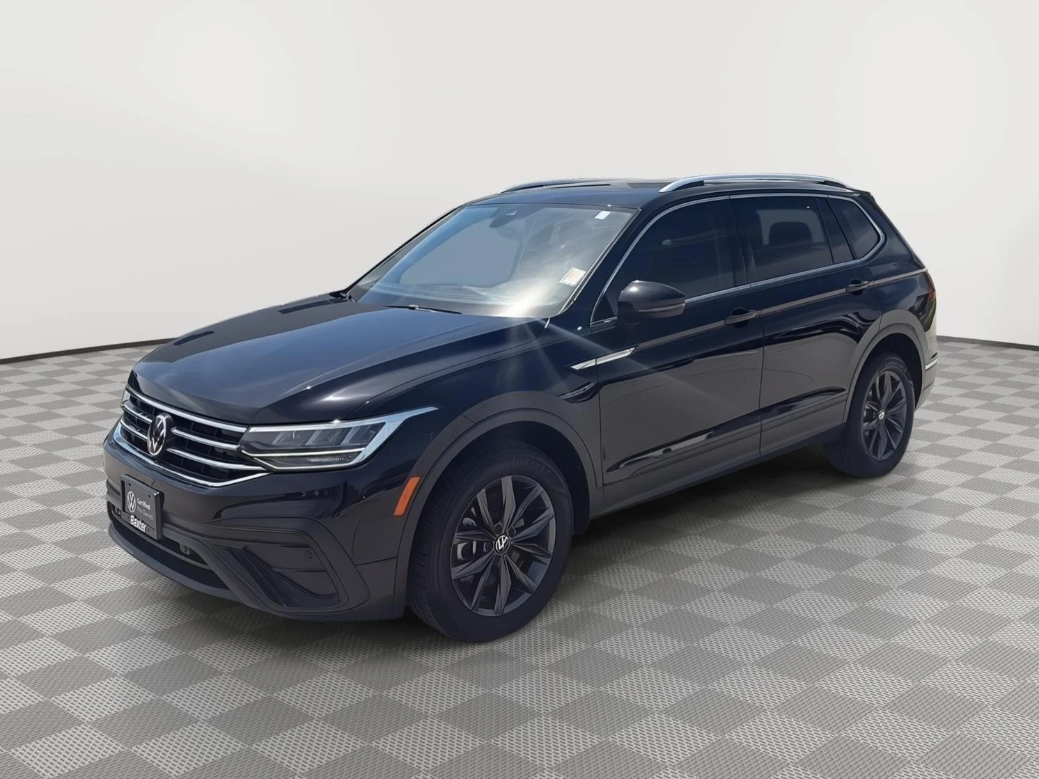 Used 2023  Volkswagen SE image 4