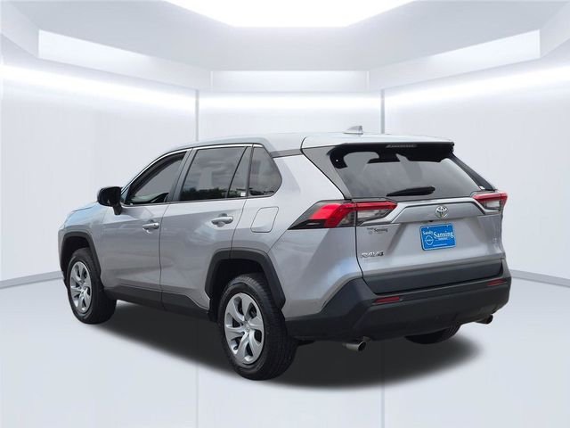 Used 2022 Silver Toyota LE image 3