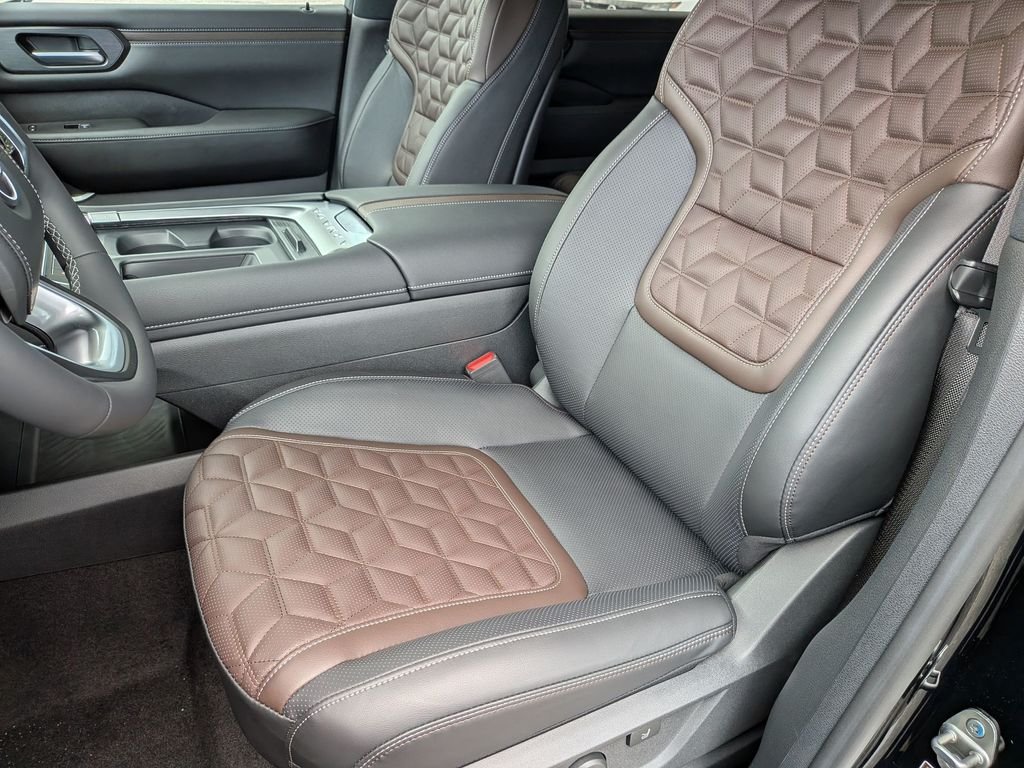 New 2026 Black Nissan Platinum Reserve image 30