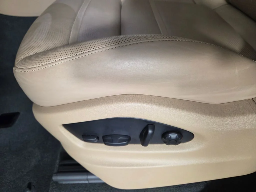 Used 2023 Chalk Porsche Platinum Edition image 11