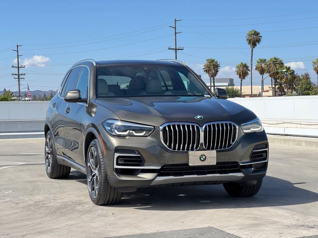 Used 2022 Green Metallic BMW sDrive40i image 3