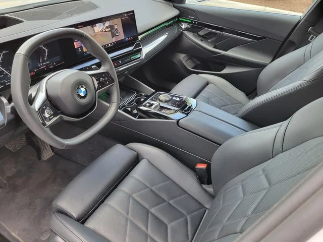 Used 2025 White Metallic BMW 530i image 25