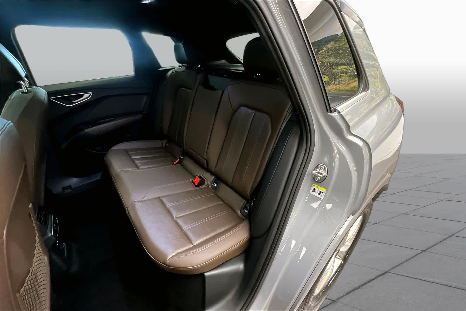 Used 2024 Pebble Gray Audi Premium image 39