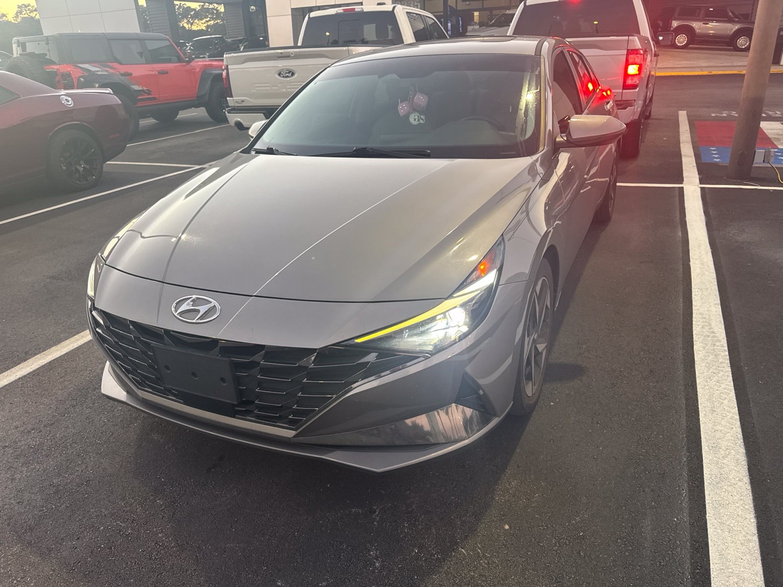 Used 2022 Gray Hyundai Limited image 2