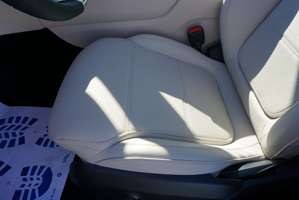 Used 2026 Patagonia Red Metallic Mercedes-Benz GLC 300 image 44