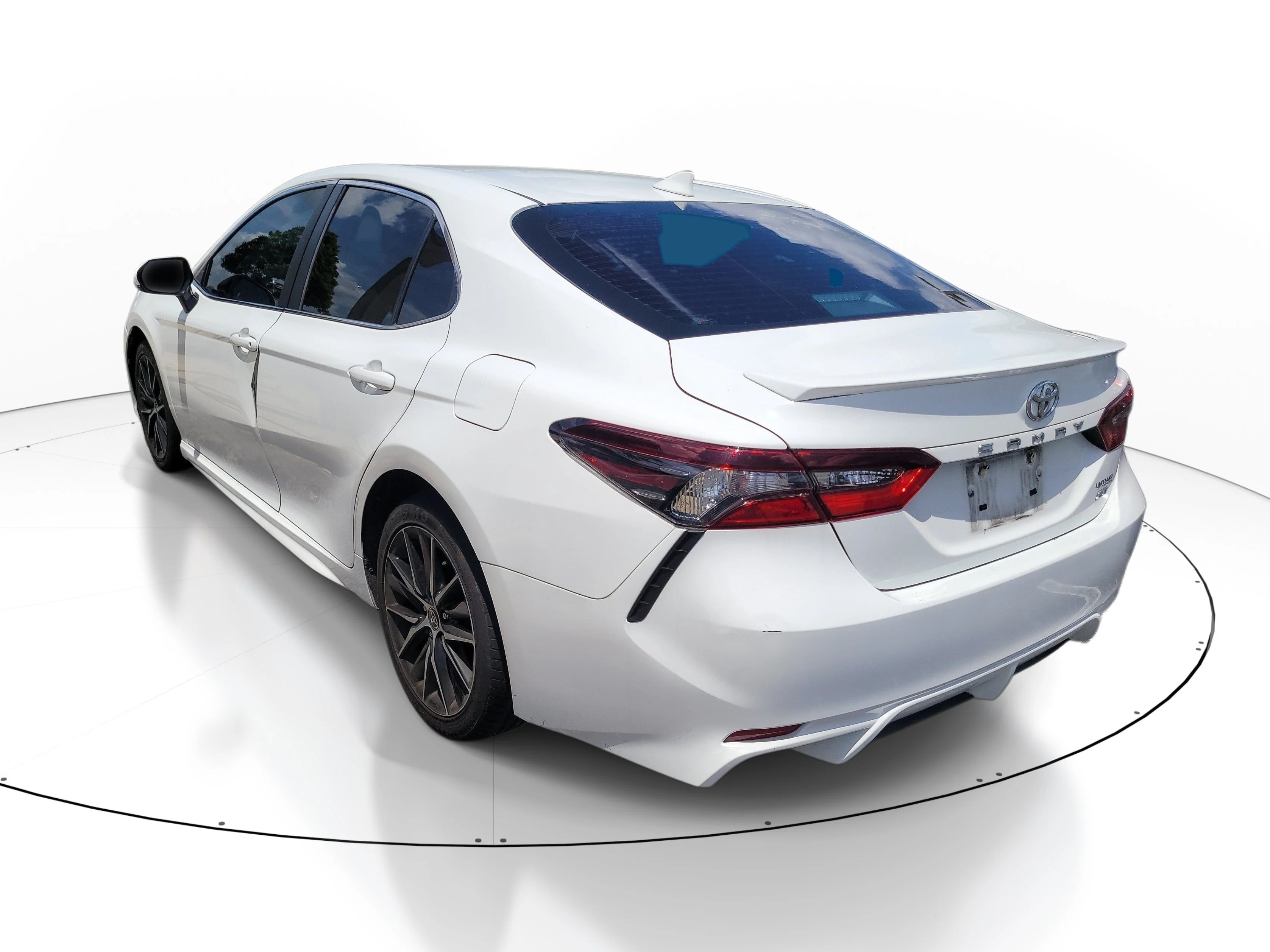 Used 2021 Super White Toyota SE Nightshade image 4
