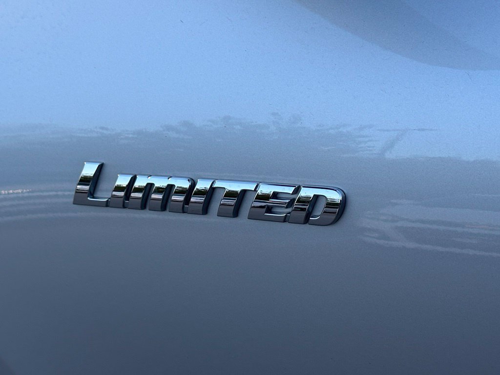 Used 2013 Silver Toyota Limited image 8