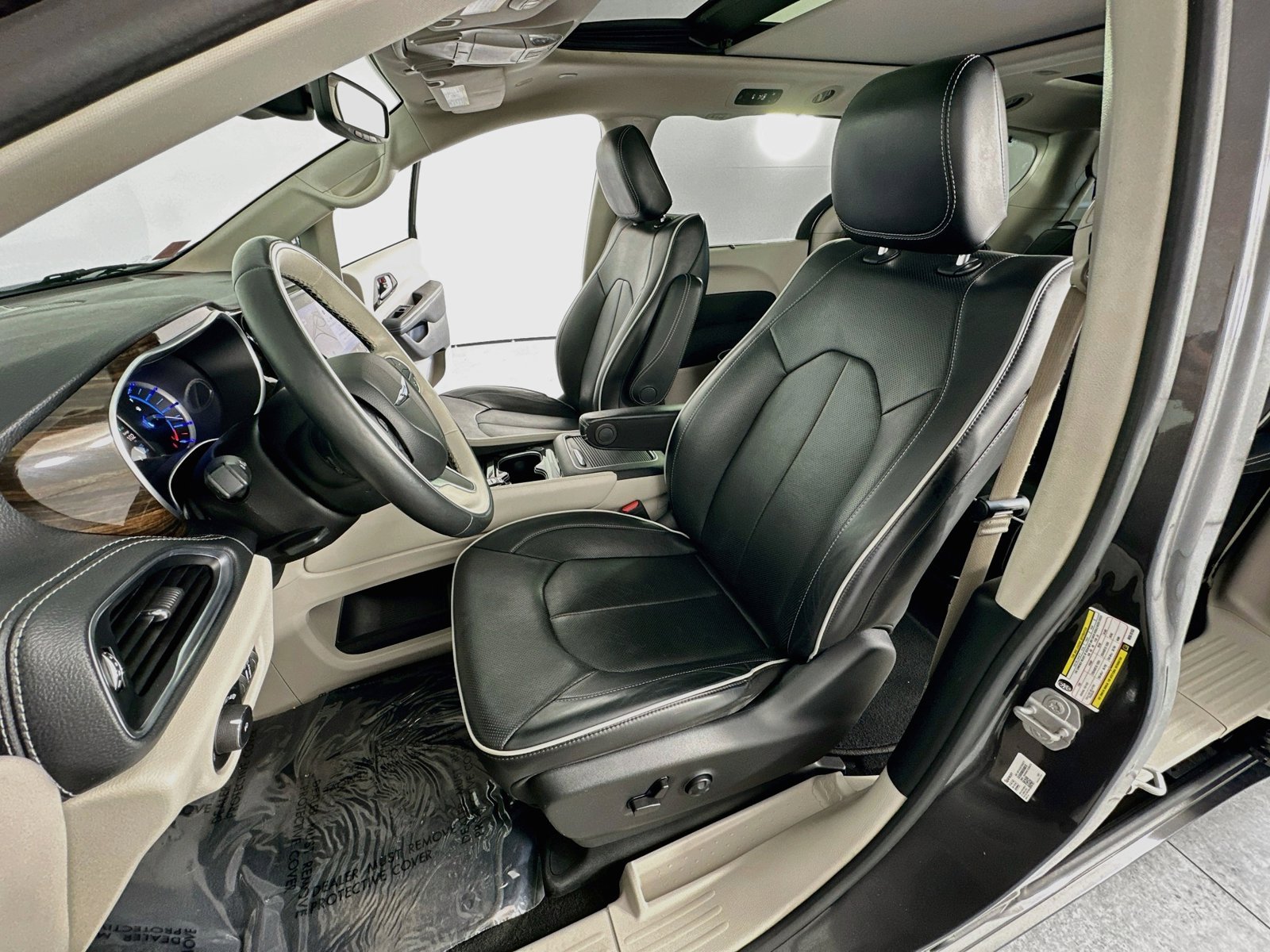 2021 Chrysler Pacifica Hybrid Limited - Photo 27