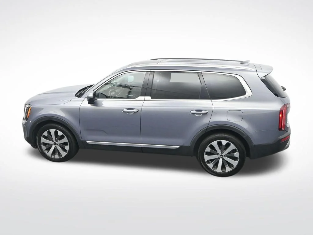Used 2022 Everlasting Silver Kia S image 31