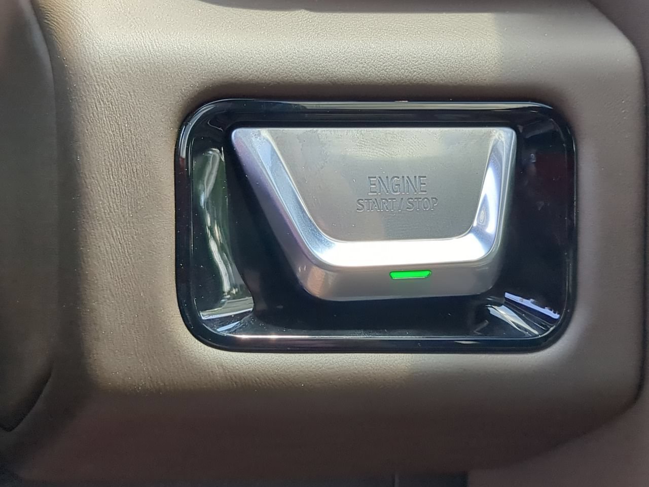 New 2026 Glacier White Tricoat GMC Denali Ultimate image 17