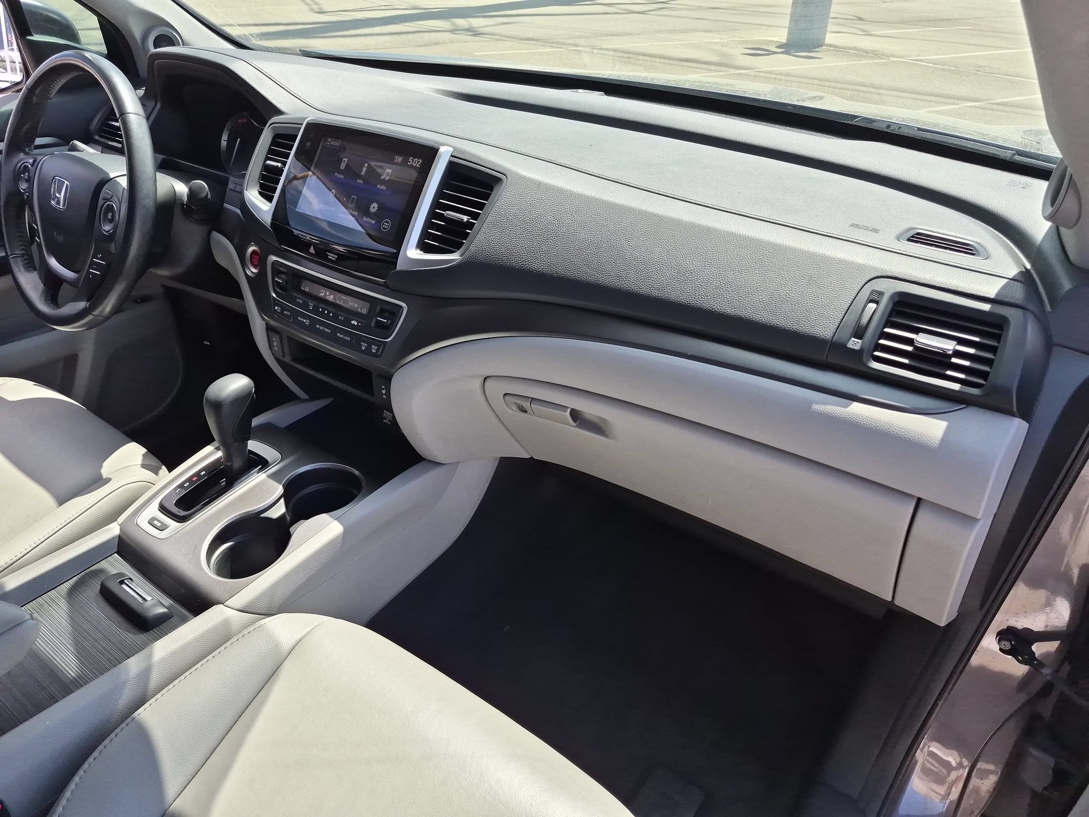 Used 2018 Black Honda EX-L image 32