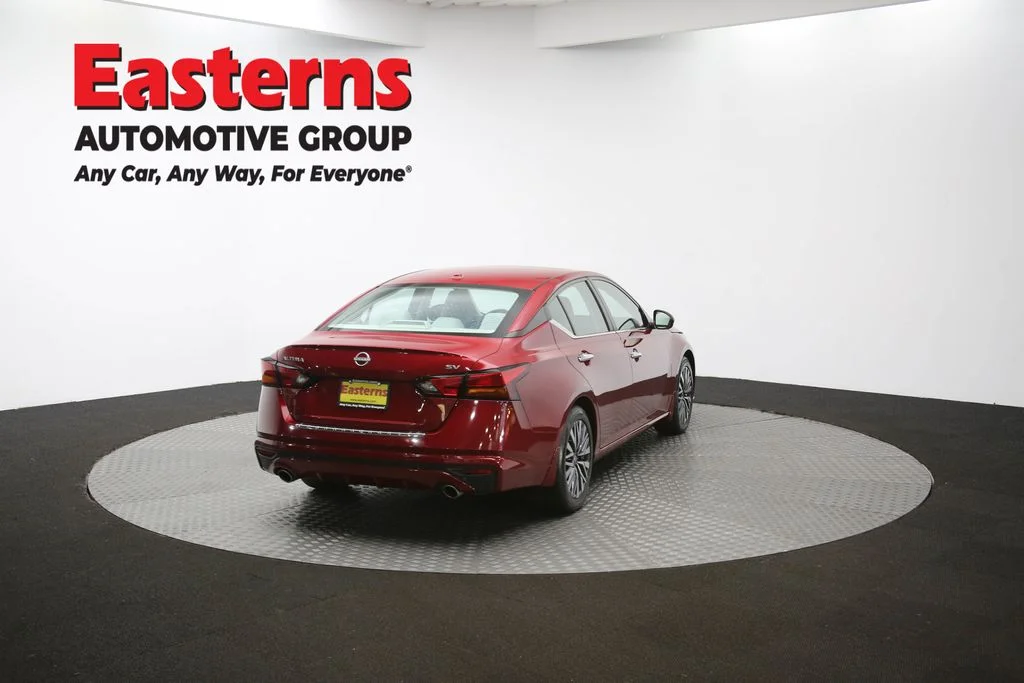 Used 2023 Red Nissan 2.5 SV image 39