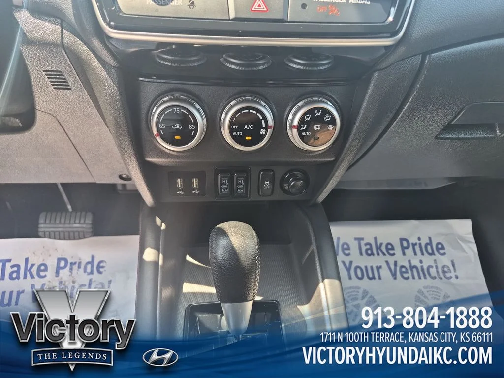 Used 2024  Mitsubishi 2.0 SE image 19