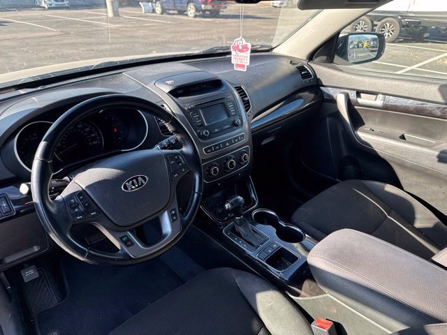 Used 2015 Titanium Silver Kia LX image 5