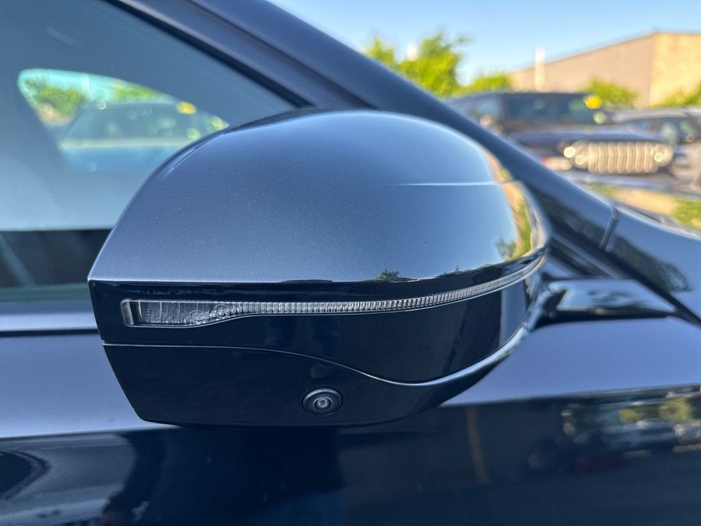 Used 2023 Black BMW 760i xDrive image 11