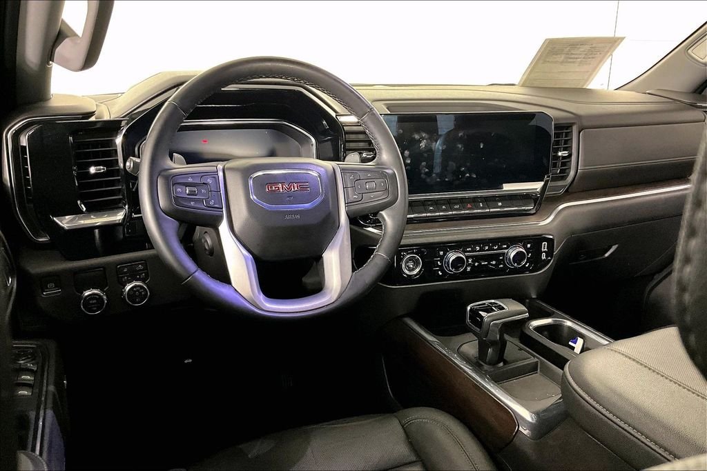 Used 2024 Gray GMC SLT image 4