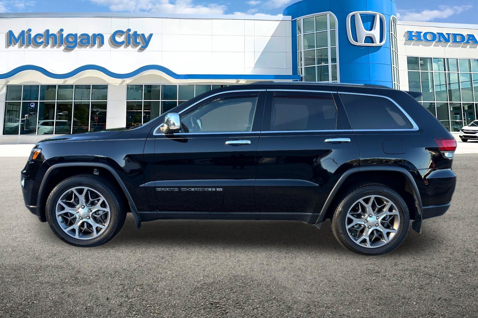 Used 2022 Black Jeep Limited image 2