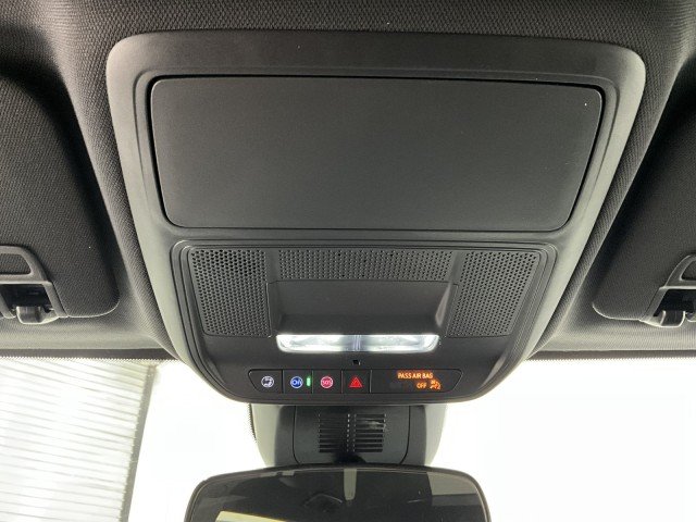 New 2027 Summit White Chevrolet LT image 38