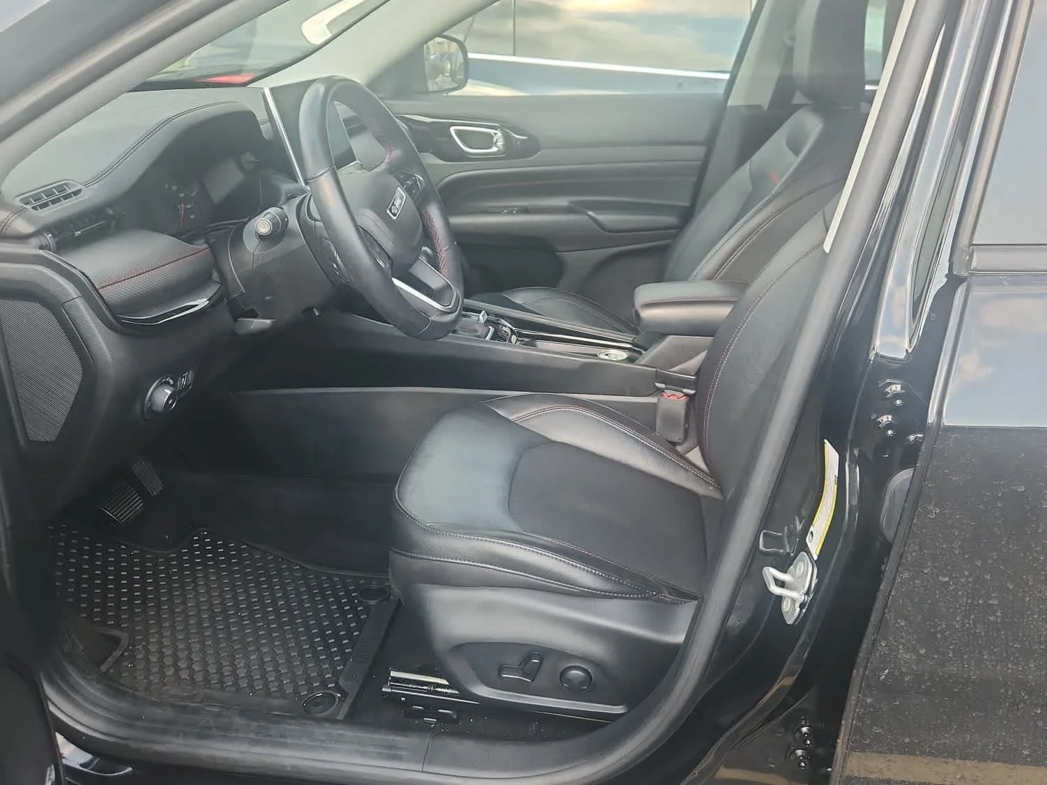 Used 2022 Diamond Black Crystal Pearlcoat Jeep Trailhawk image 9