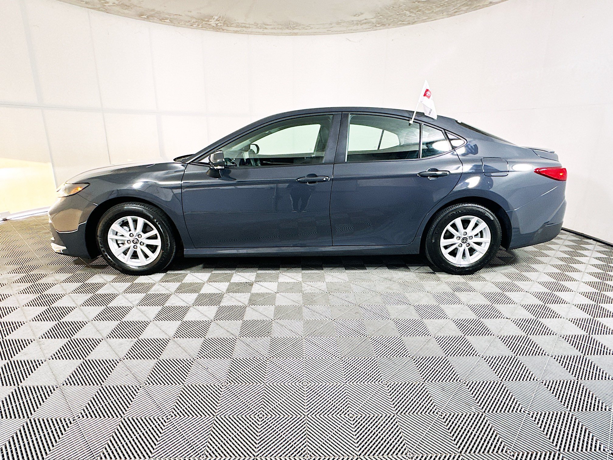 Used 2025 Underground Toyota LE image 6