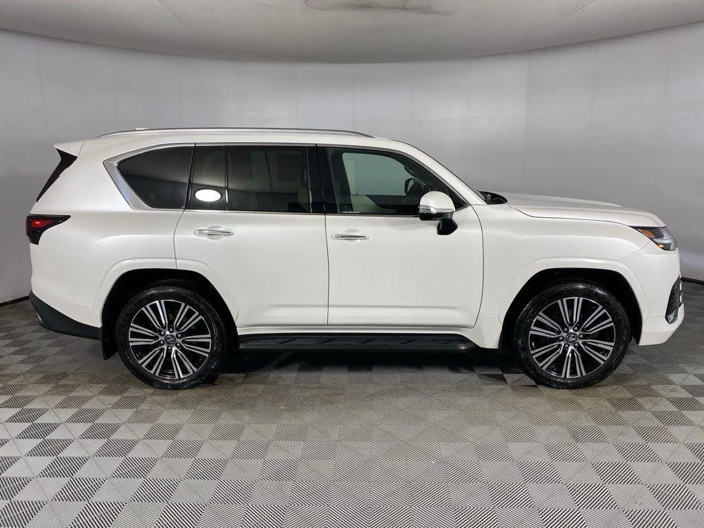 Used 2025 Eminent White Pearl Lexus LX 700h Luxury image 88