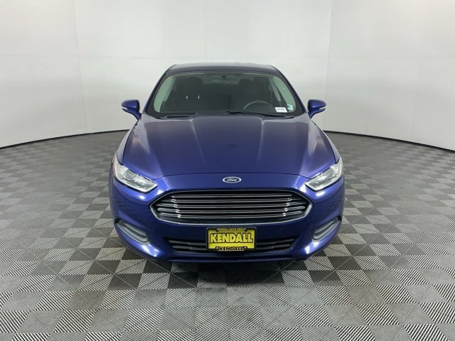 2013 Ford Fusion SE photo 2