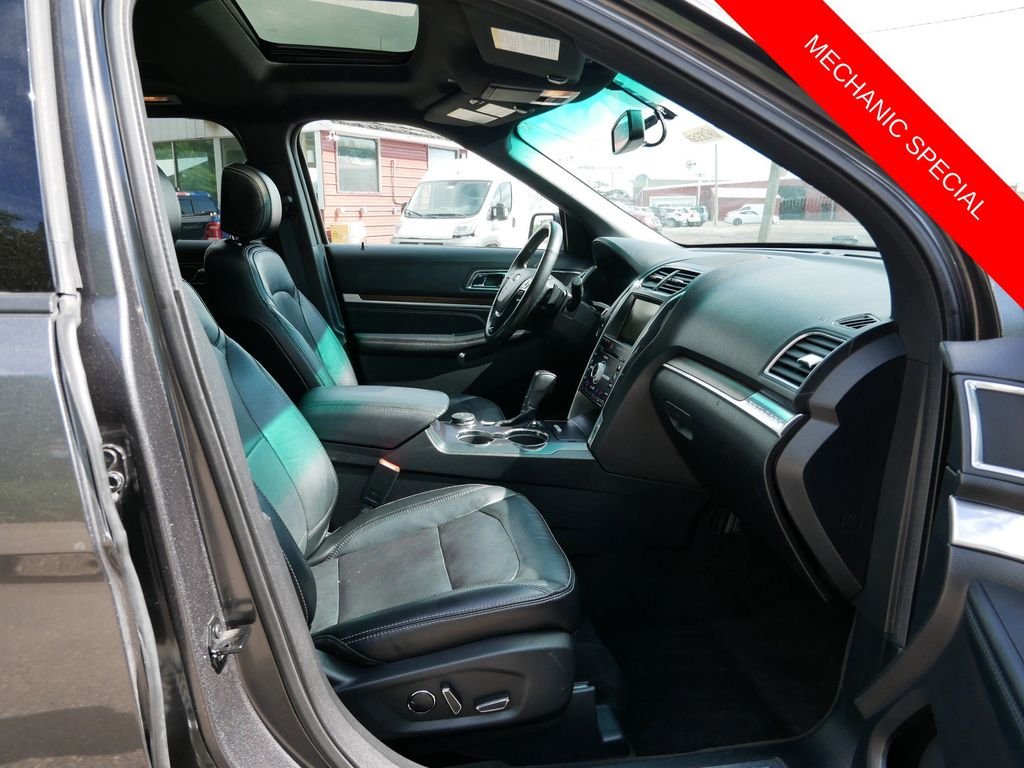 Used 2016 Gray Ford Limited image 8