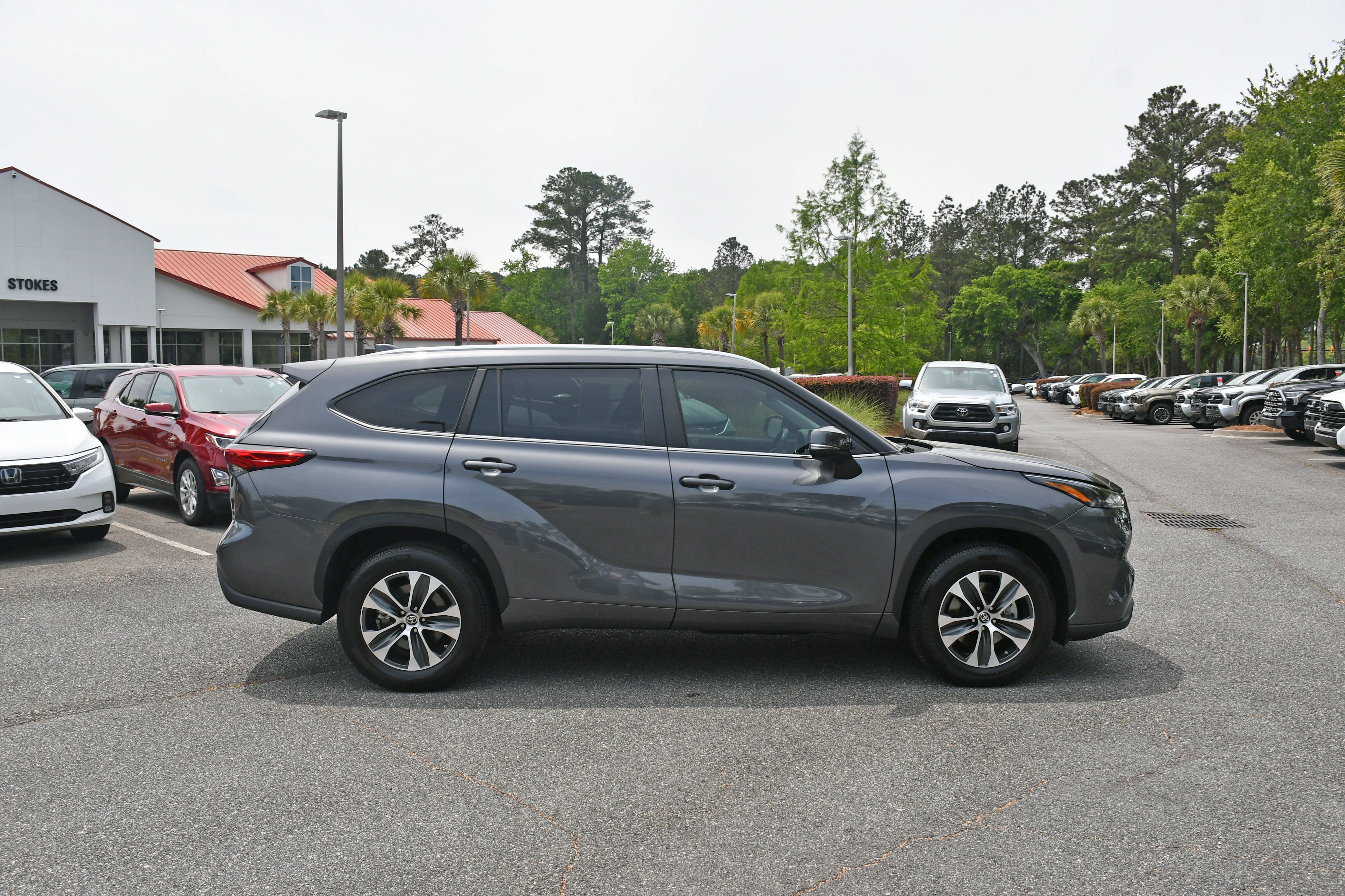 Used 2023 Gray Toyota XLE image 5