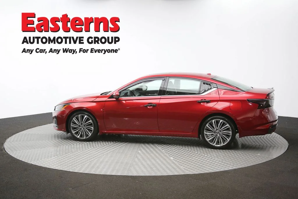 Used 2023 Red Nissan 2.5 SL image 61