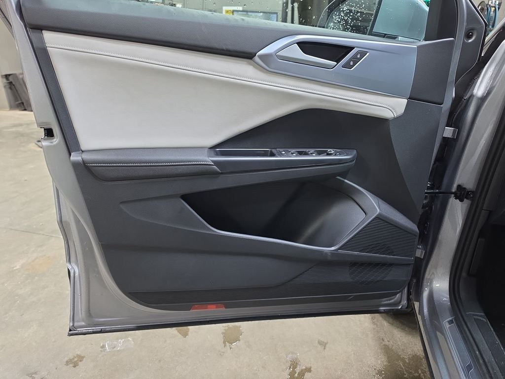 New 2026 Silver Volkswagen 1.5T SE image 12