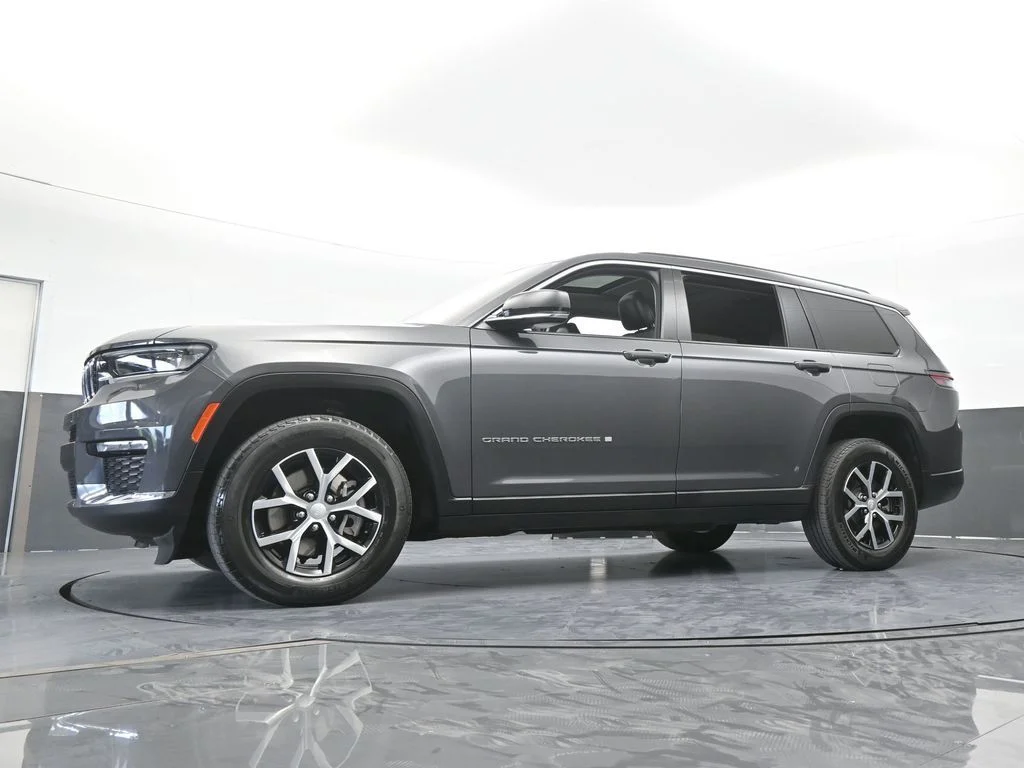 Used 2023 Baltic Gray Metallic Clearcoat Jeep Limited image 60