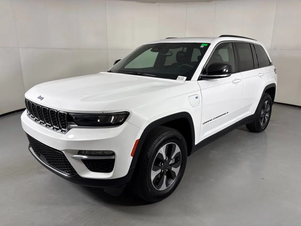 Used 2024 White Jeep 4xe image 4