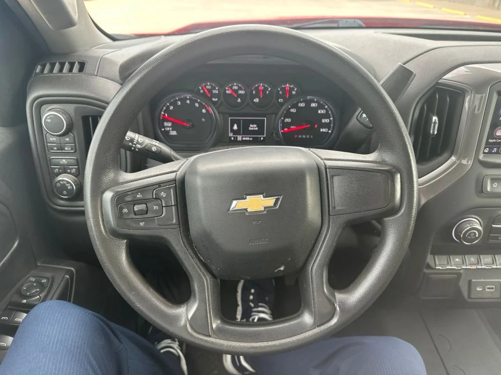 Used 2022 Red Chevrolet Custom image 11