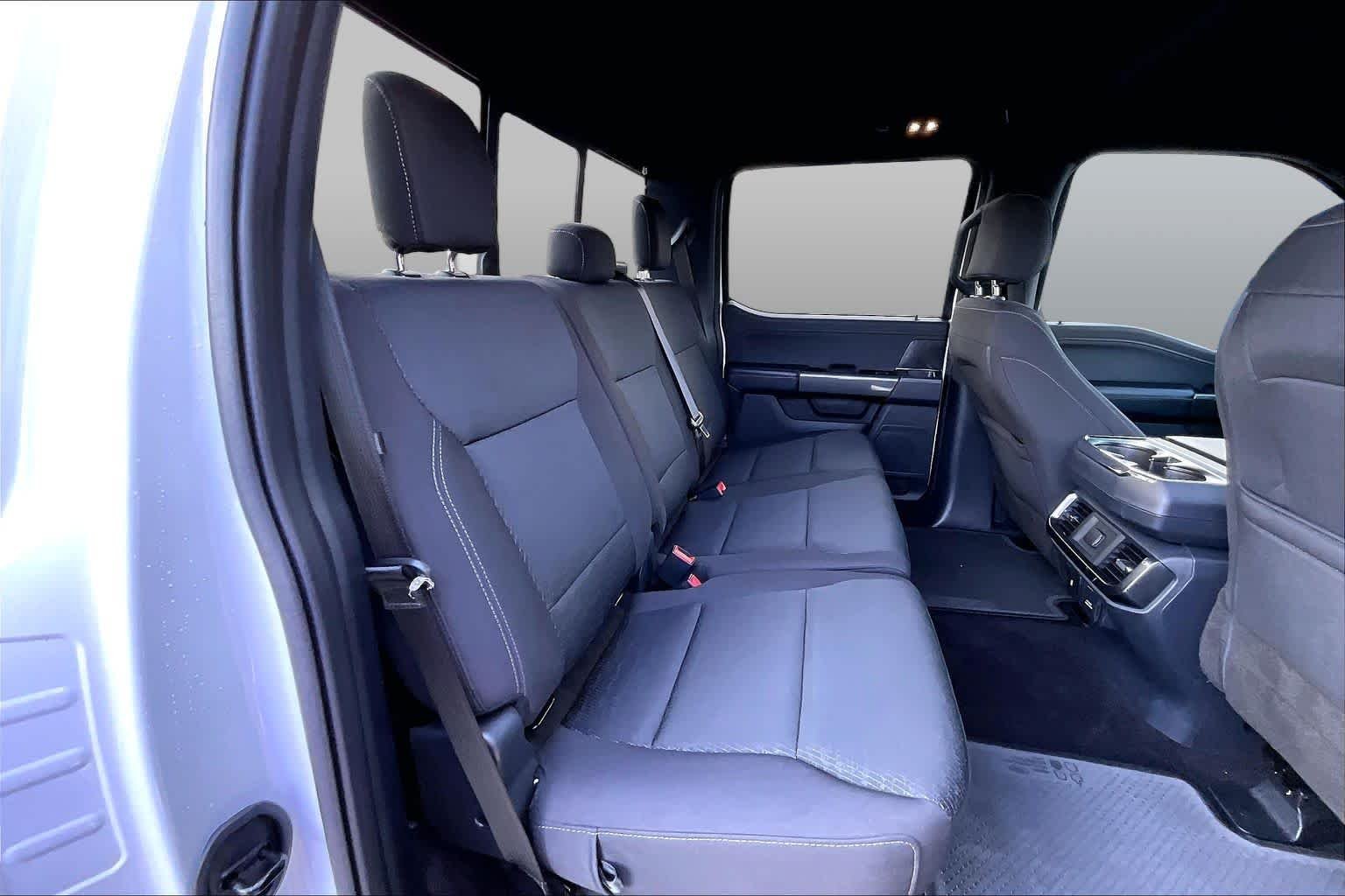Used 2022 Oxford White Ford XLT image 22