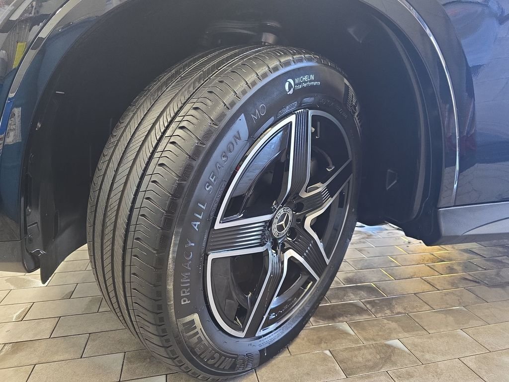 Certified Used 2024 Black Mercedes-Benz GLC 300 image 35