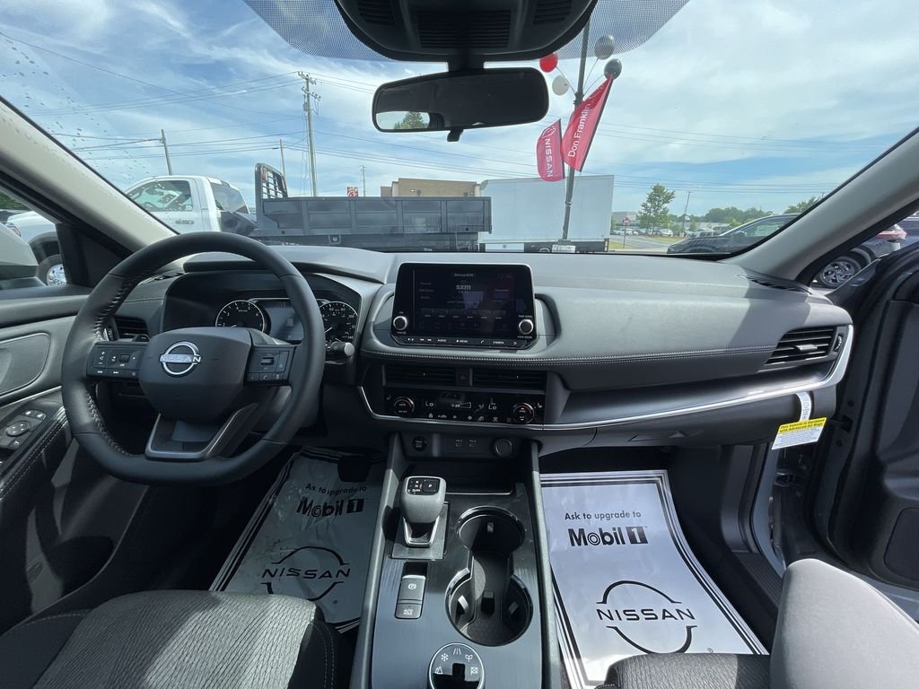 New 2026 Boulder Gray Pearl Nissan SV image 10