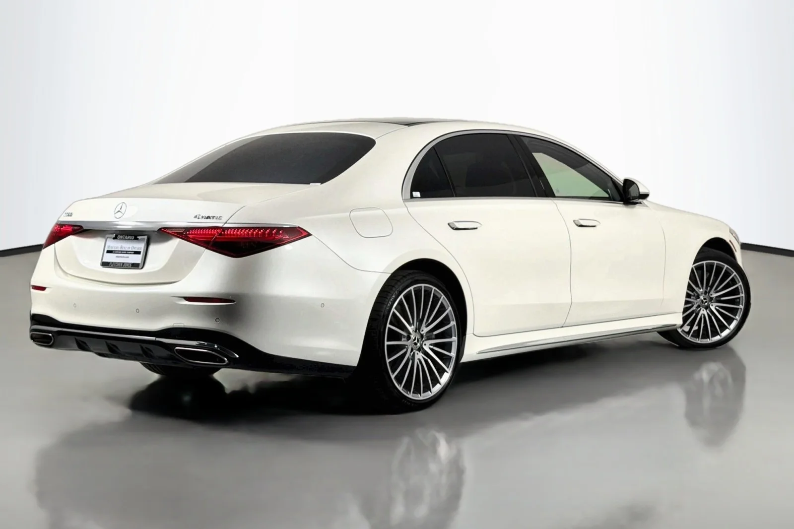 Certified Used 2023 MANUFAKTUR Diamond White Mercedes-Benz S 580 image 13