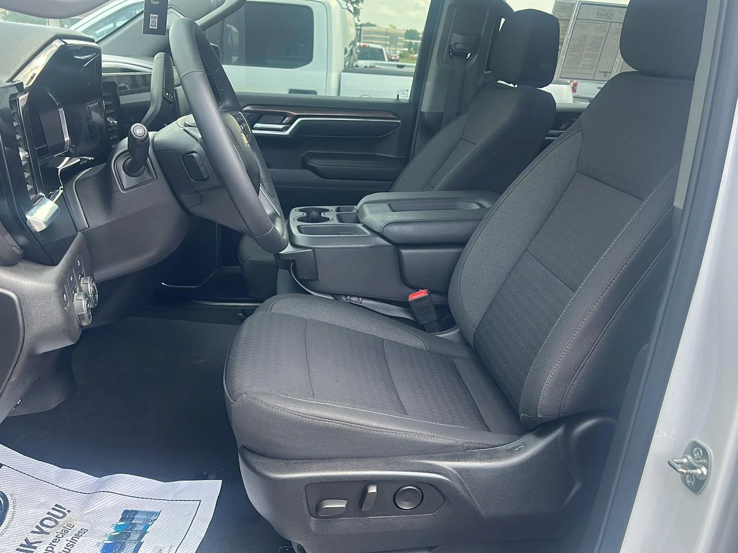 Used 2025 Summit White Chevrolet LT image 9