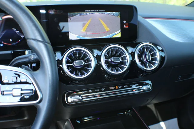 Used 2023 Polar White Mercedes-Benz GLA 250 image 12