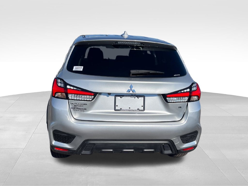 Used 2025 Silver Mitsubishi  image 4