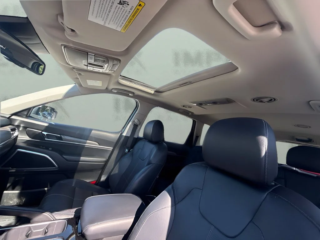 Used 2022 Silver Kia EX image 10