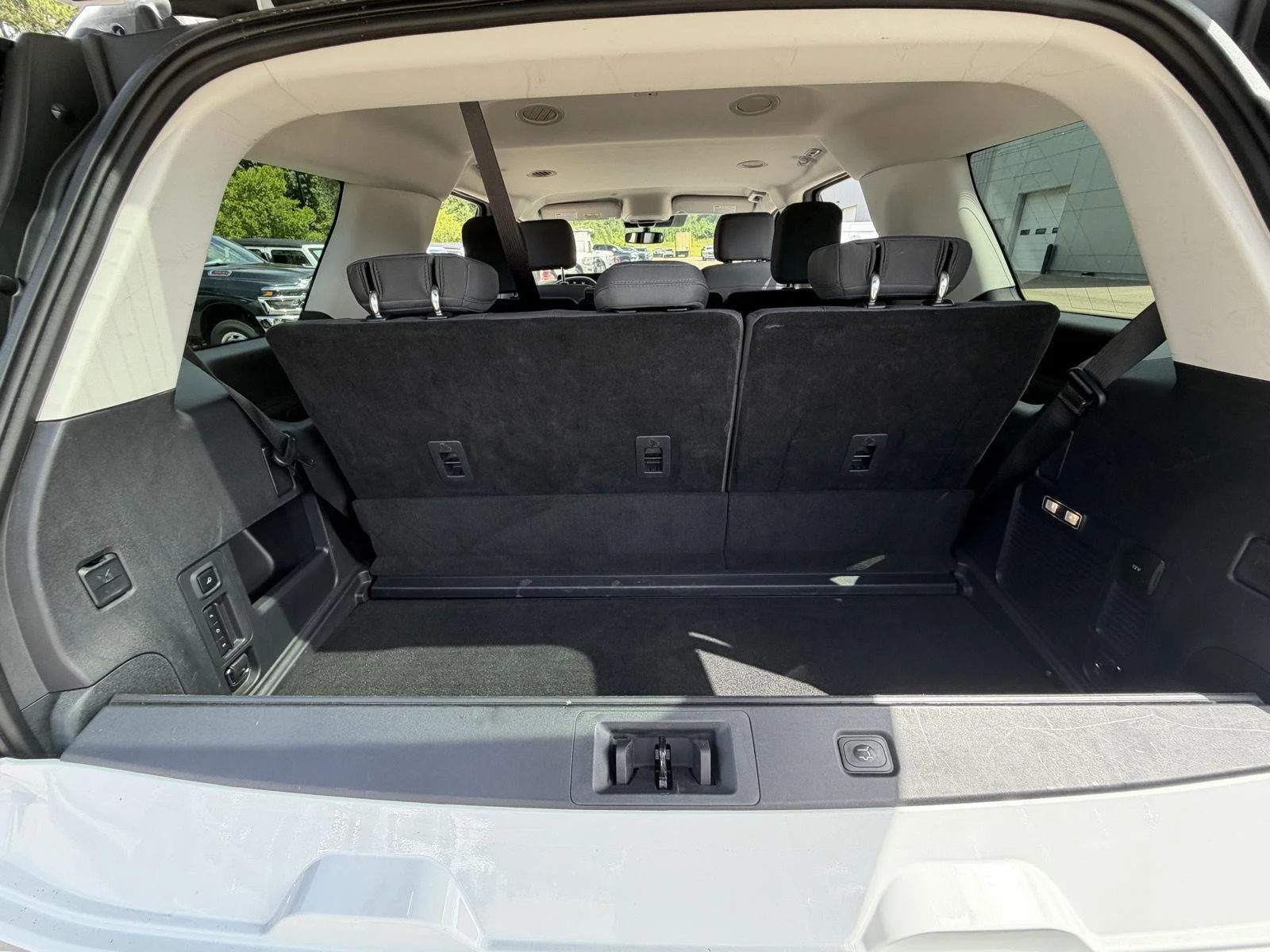 Used 2025 Oxford White Ford Active image 18