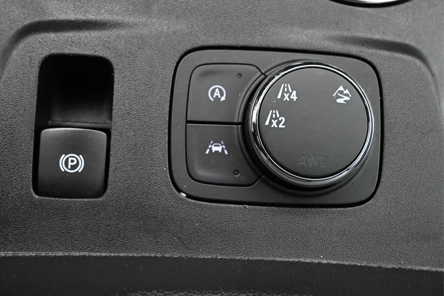 Used 2023 White Chevrolet RS image 29