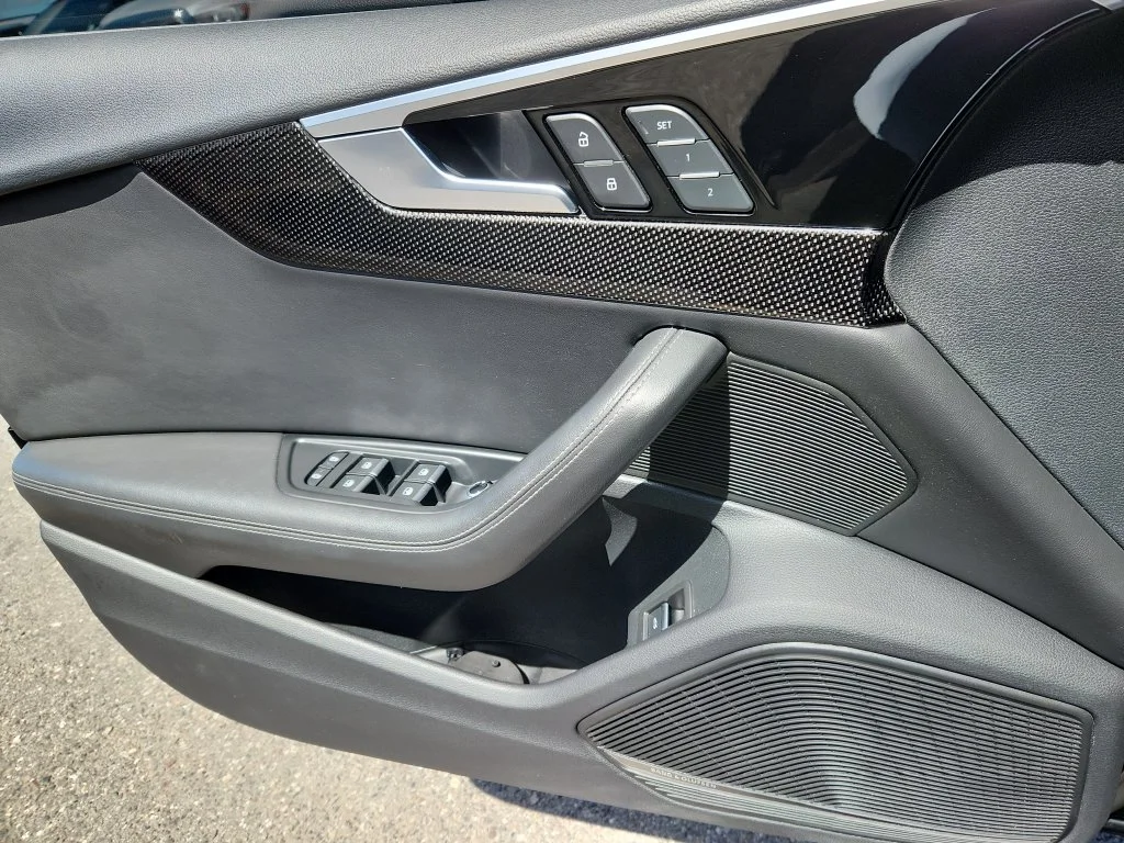 Used 2022 Black Audi  image 10