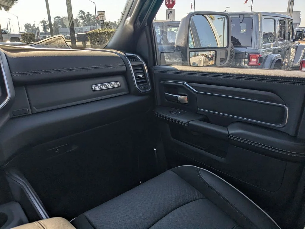 New 2026 Bright White Clear-Coat Exterior Paint RAM Laramie image 17